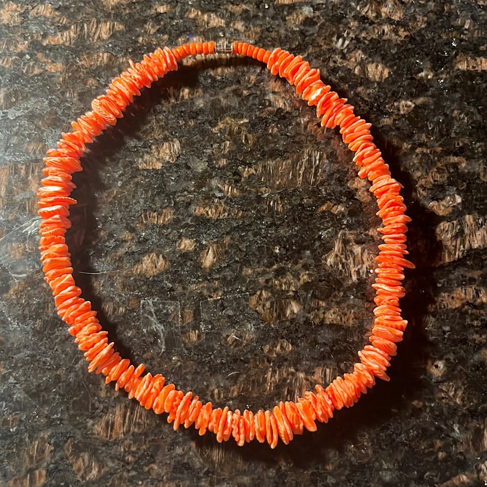 Orange pukla she necklace
